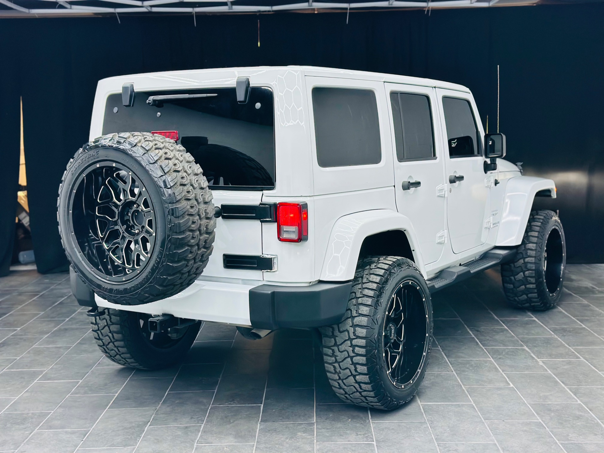 View vehicle photo 4