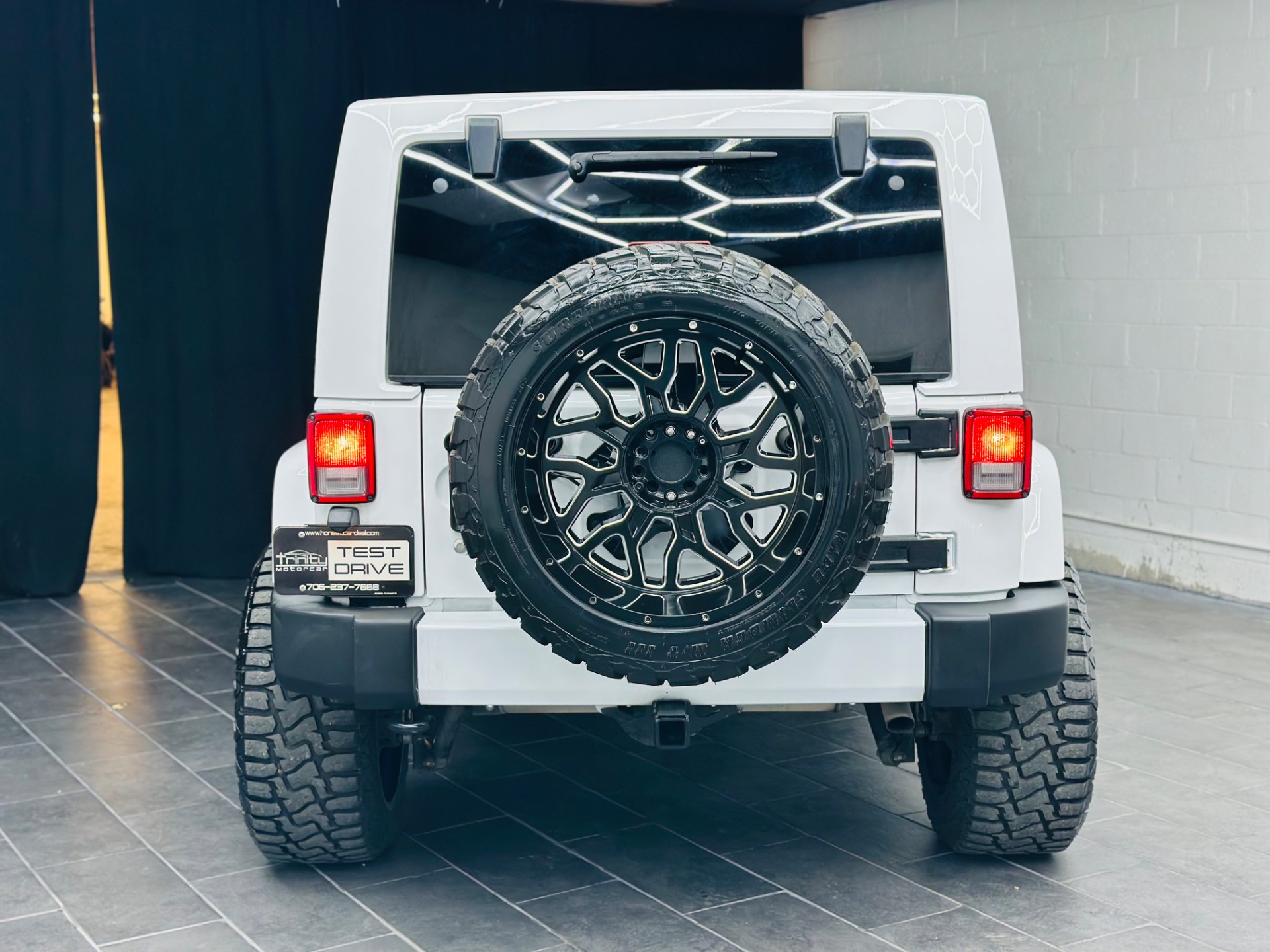 View vehicle photo 7