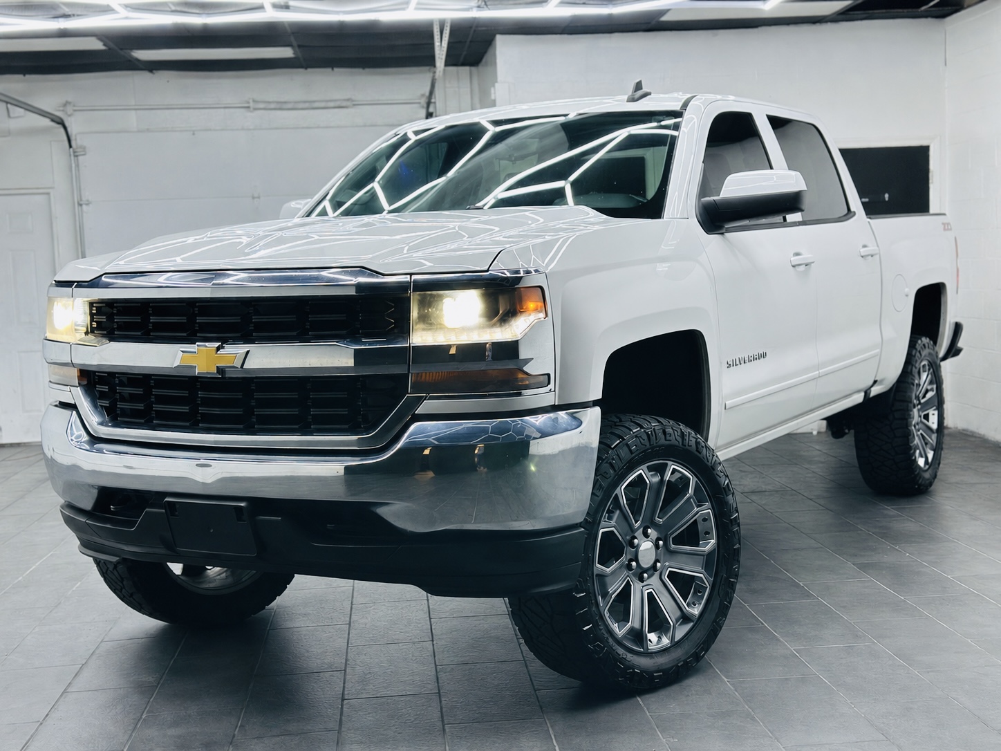 2016 Chevrolet Silverado 1500 LT 4X4 Crew Cab Standard Box's photo