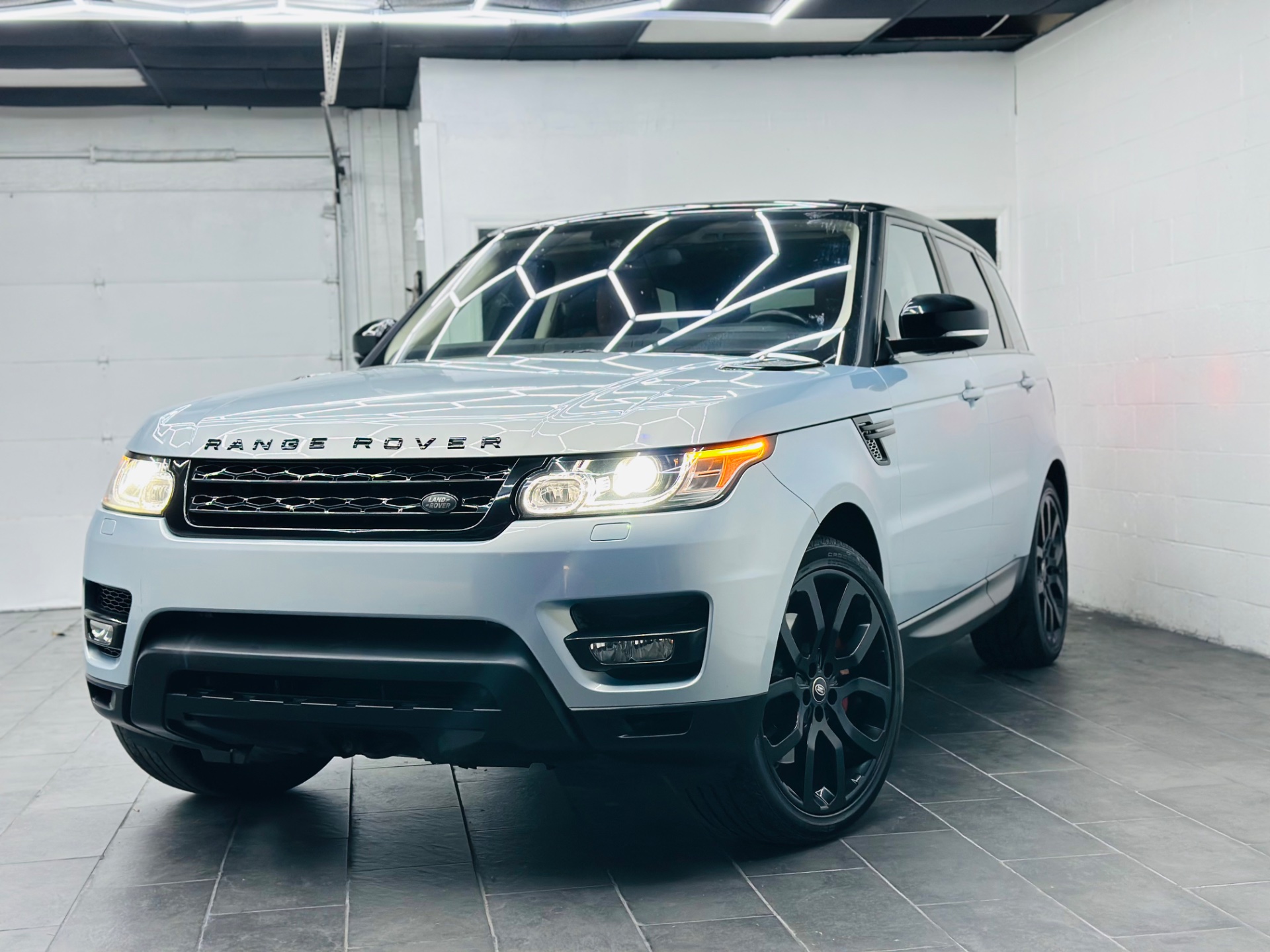 2016 Land Rover Range Rover Sport Dynamic 5.0's photo