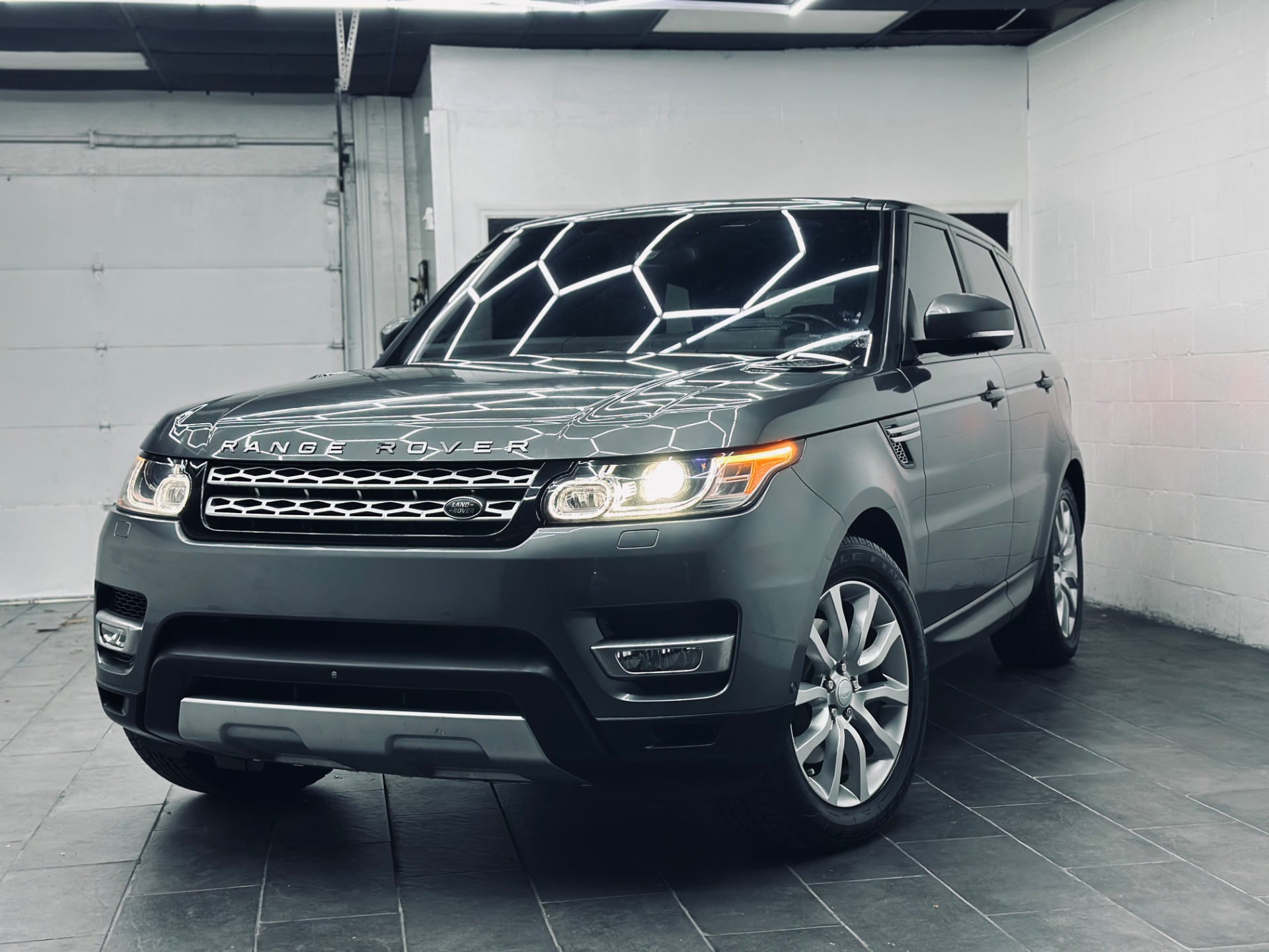 2016 Land Rover Range Rover Sport HSE 3.0's photo
