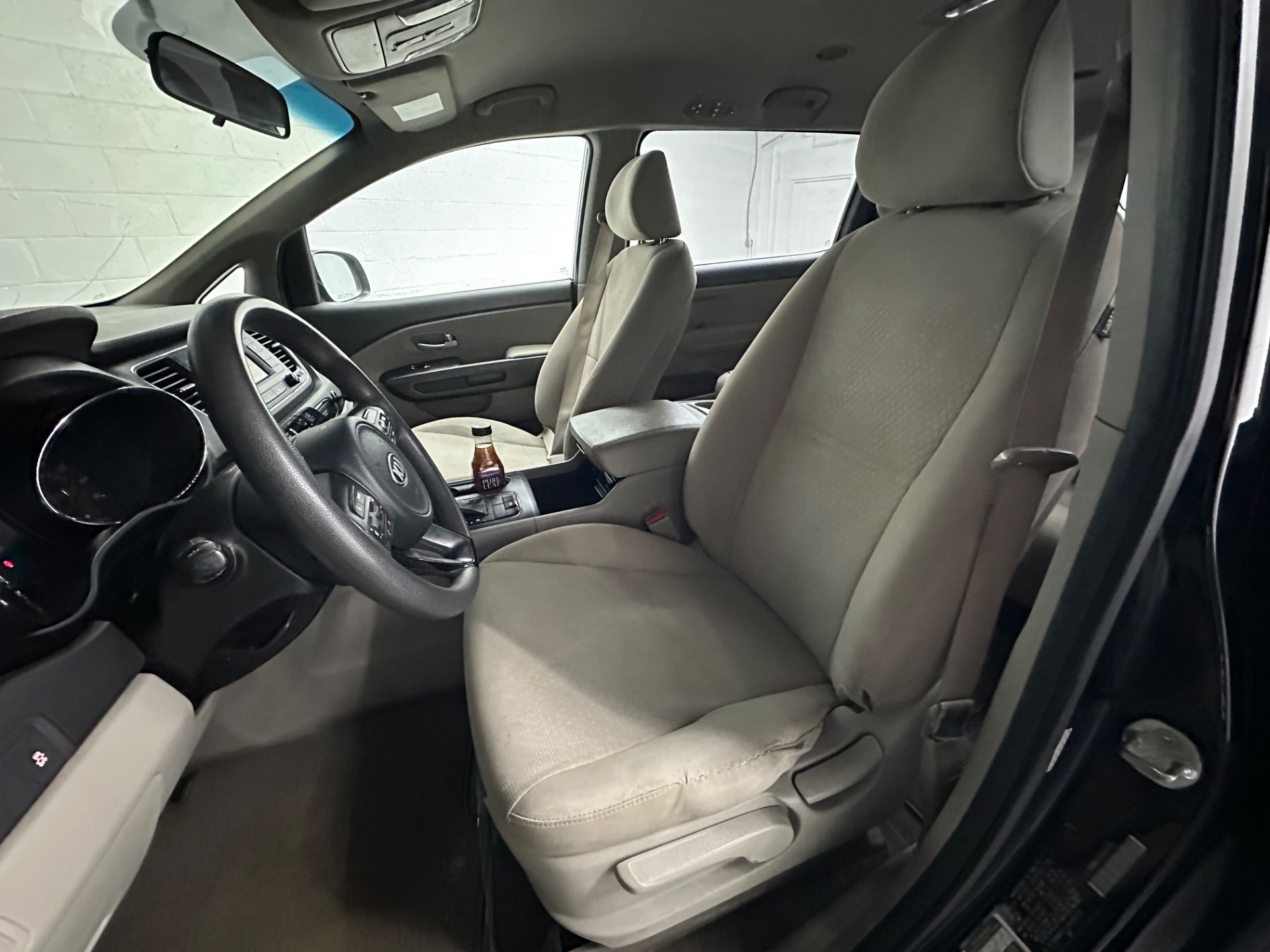 2017 Kia Sedona L - Photo 7