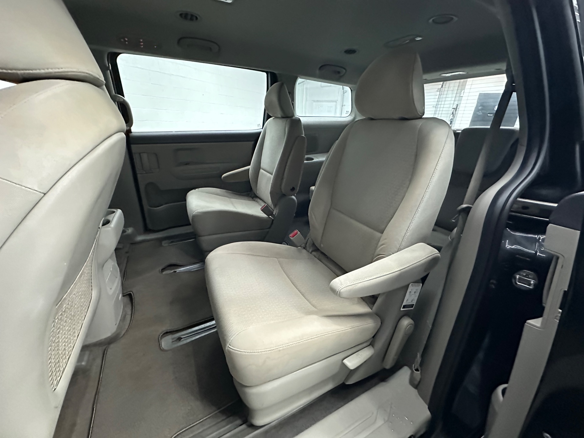 2017 Kia Sedona L - Photo 8