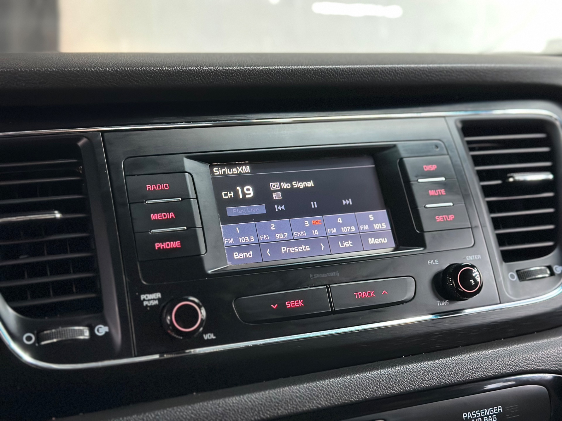 2017 Kia Sedona L - Photo 14