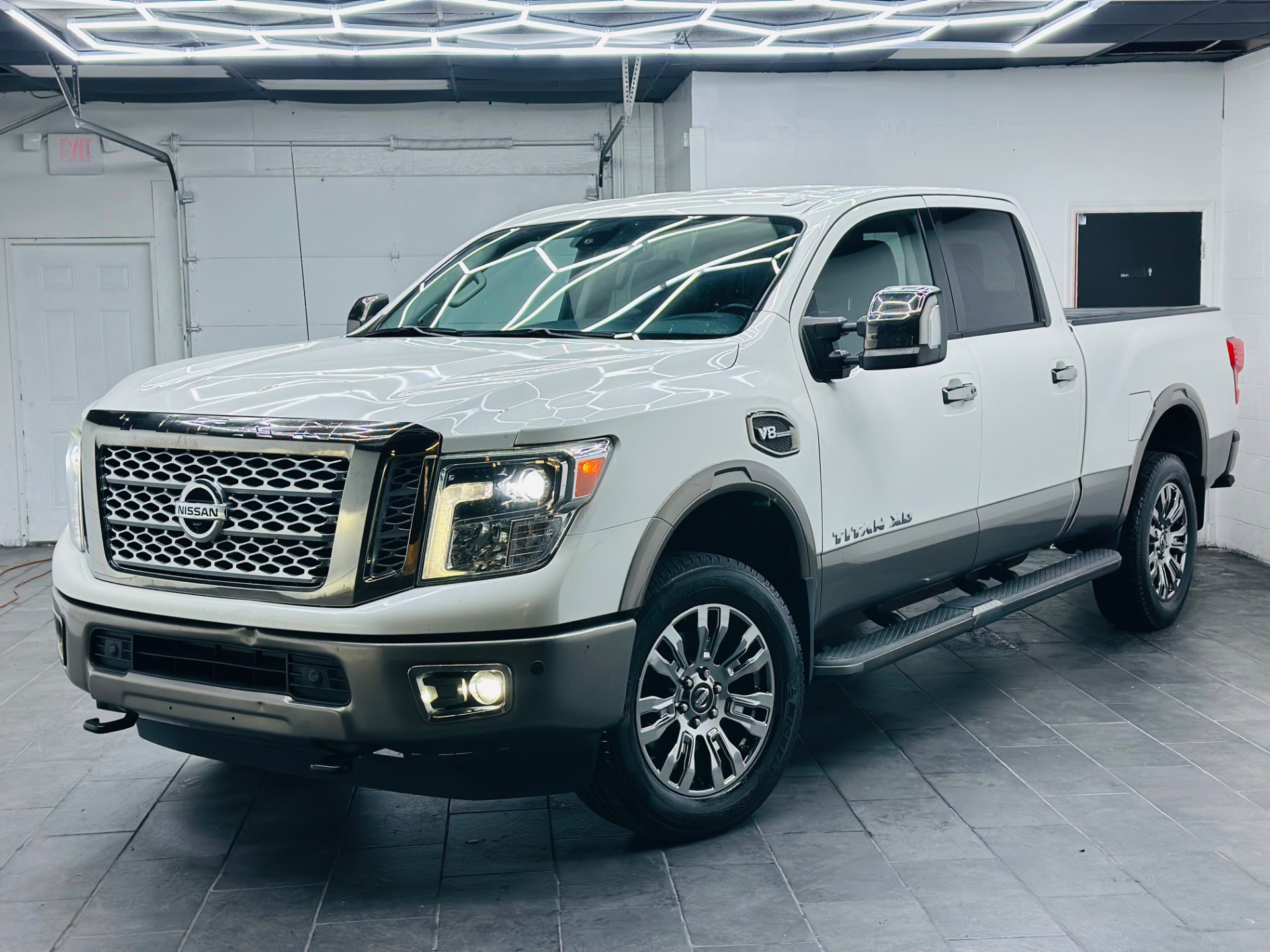 2018 Nissan Titan XD Platinum Reserve Crew Cab 4x4 SWB's photo