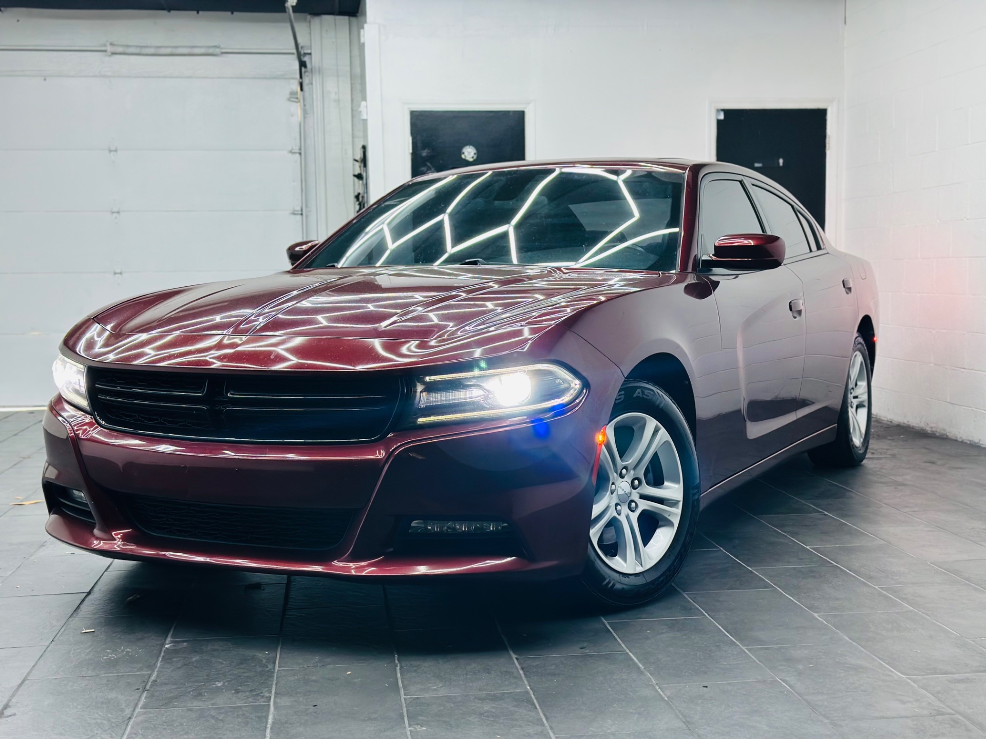 2019 Dodge Charger SXT's photo