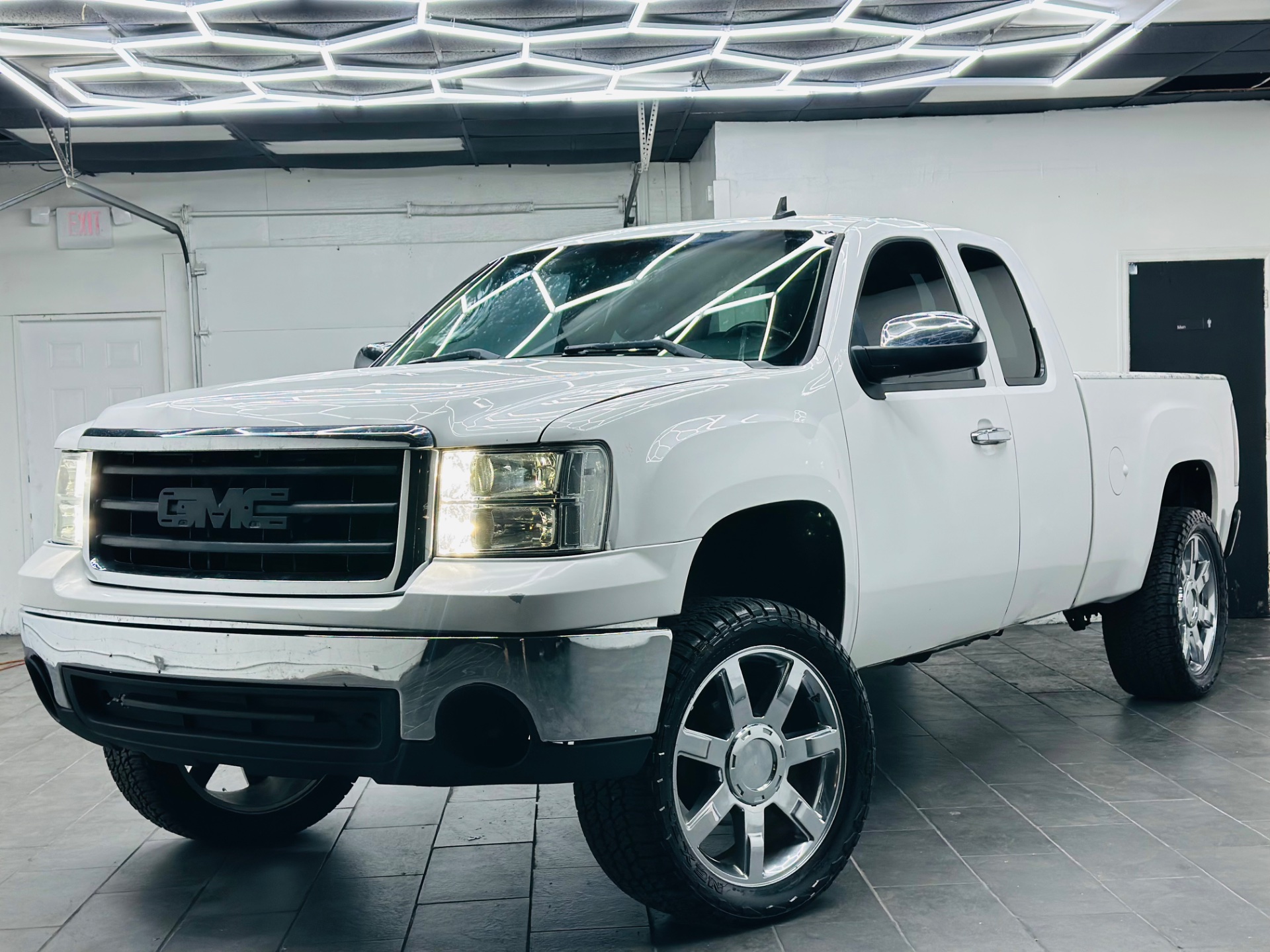 2011 GMC Sierra 2WD Extended Cab SLE LWB's photo