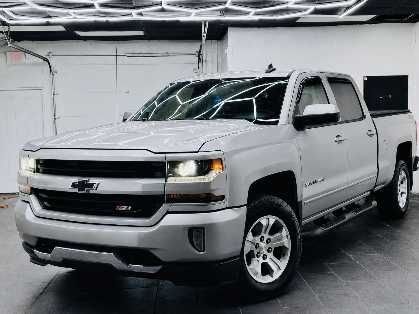 2017 Chevrolet Silverado 1500 LT 4X4 Crew Cab Short Box's photo
