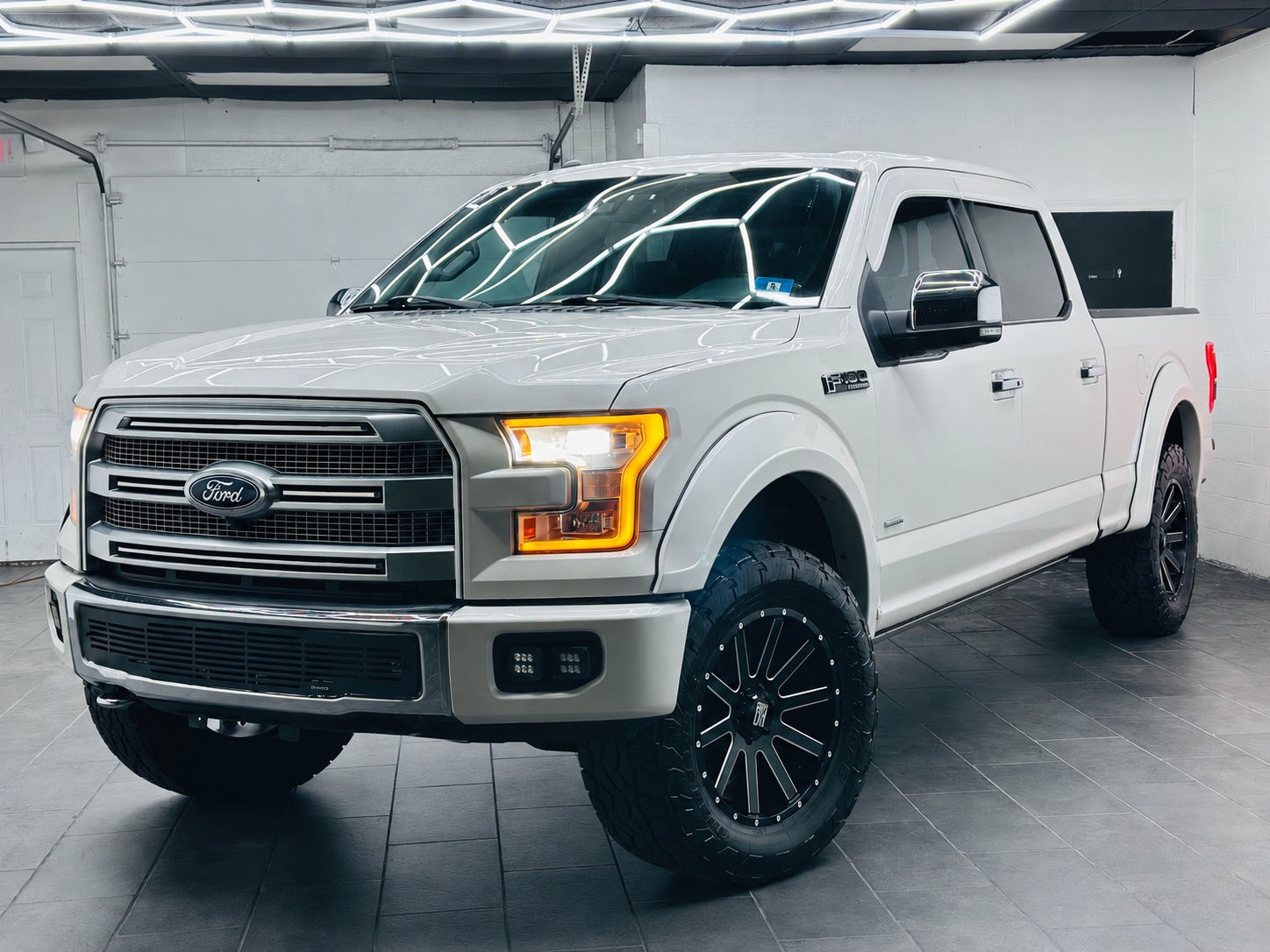 2017 Ford F-150 Platinum 4x4 SuperCrew 5-1/2 Box's photo