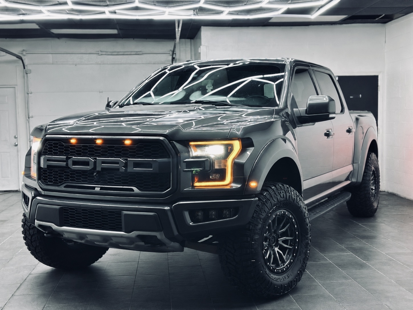 2017 Ford F-150 Raptor 4x4 SuperCrew 5-1/2 Box's photo