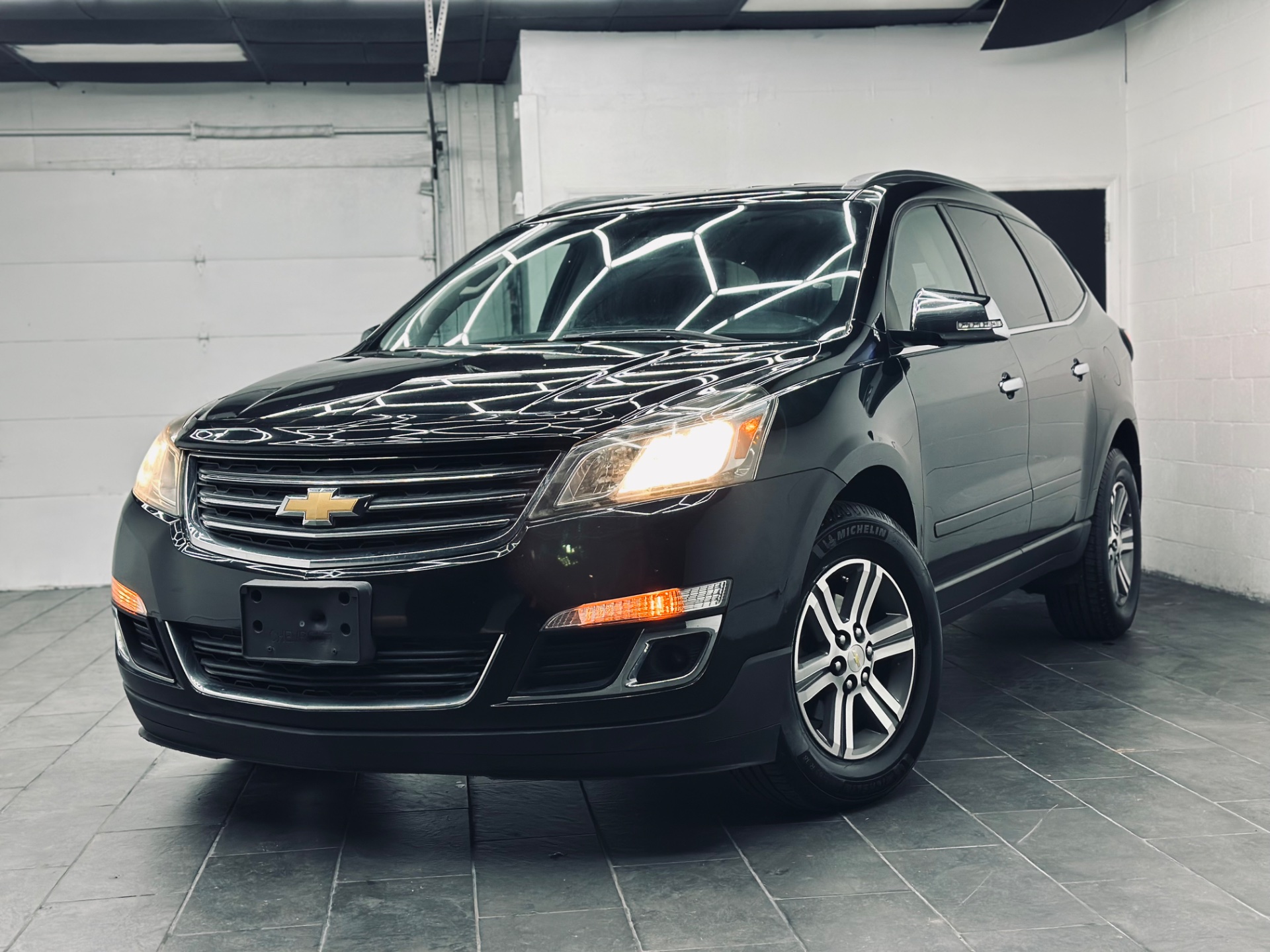 2017 Chevrolet Traverse 2LT AWD