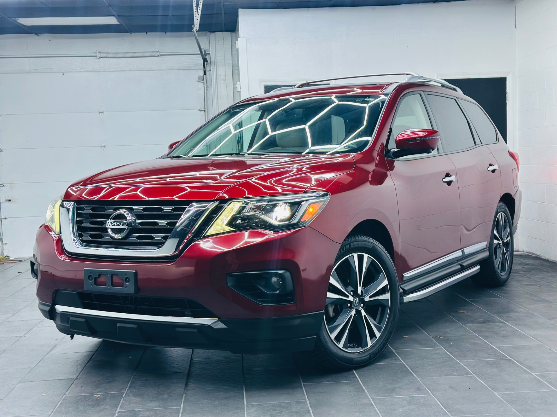 Red (Scarlet Ember) 2018 Nissan Pathfinder SUV / Crossover Front-Wheel Drive Automatic
