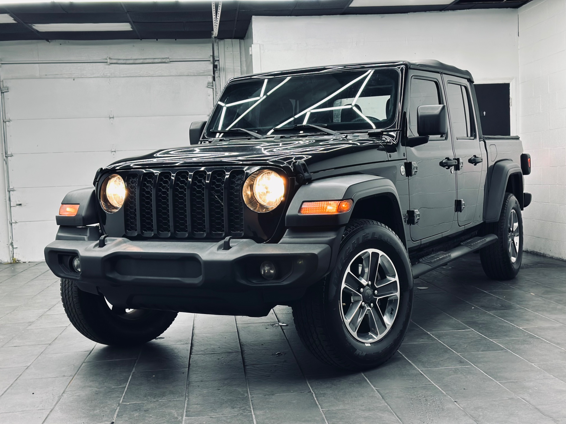 2020 Jeep Gladiator Sport Crew Cab 4WD