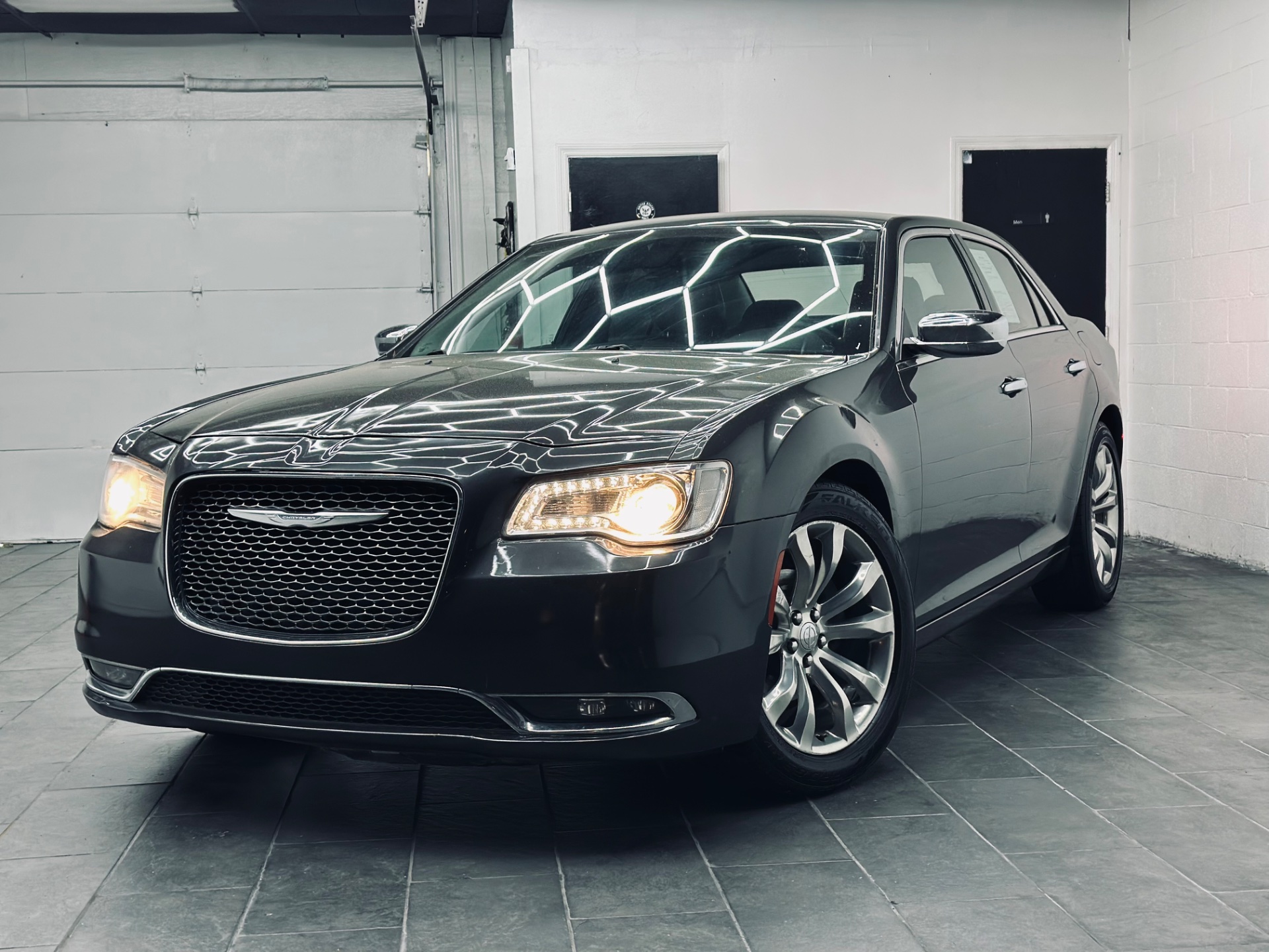 2018 Chrysler 300 Limited